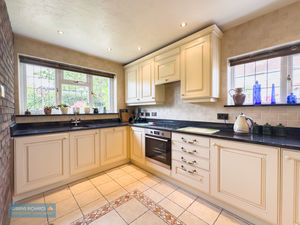 Kitchen- click for photo gallery